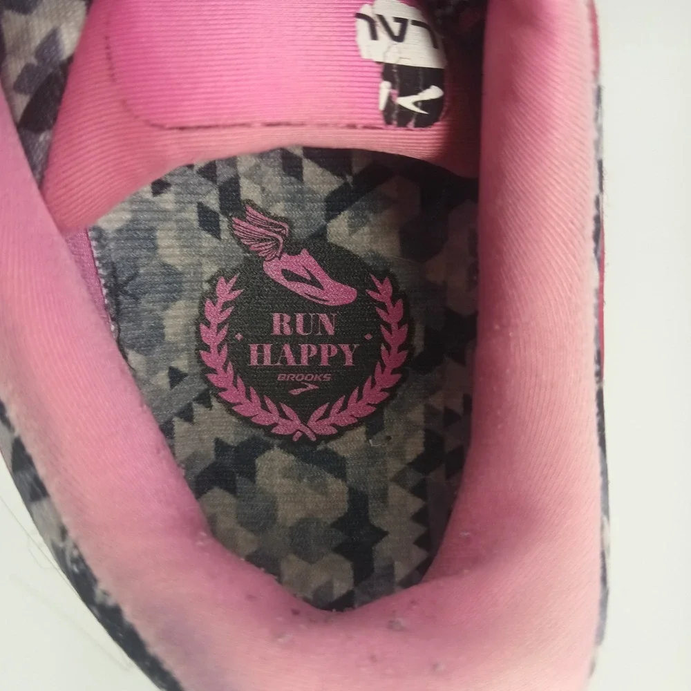 Brooks Launch 3 Womens Running Shoes Pink Grey Geometric Mosaic DNA Sneakers
